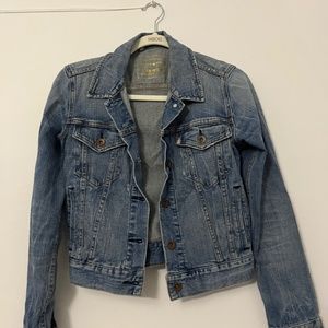 Early 2000’s Levi’s denim jacket